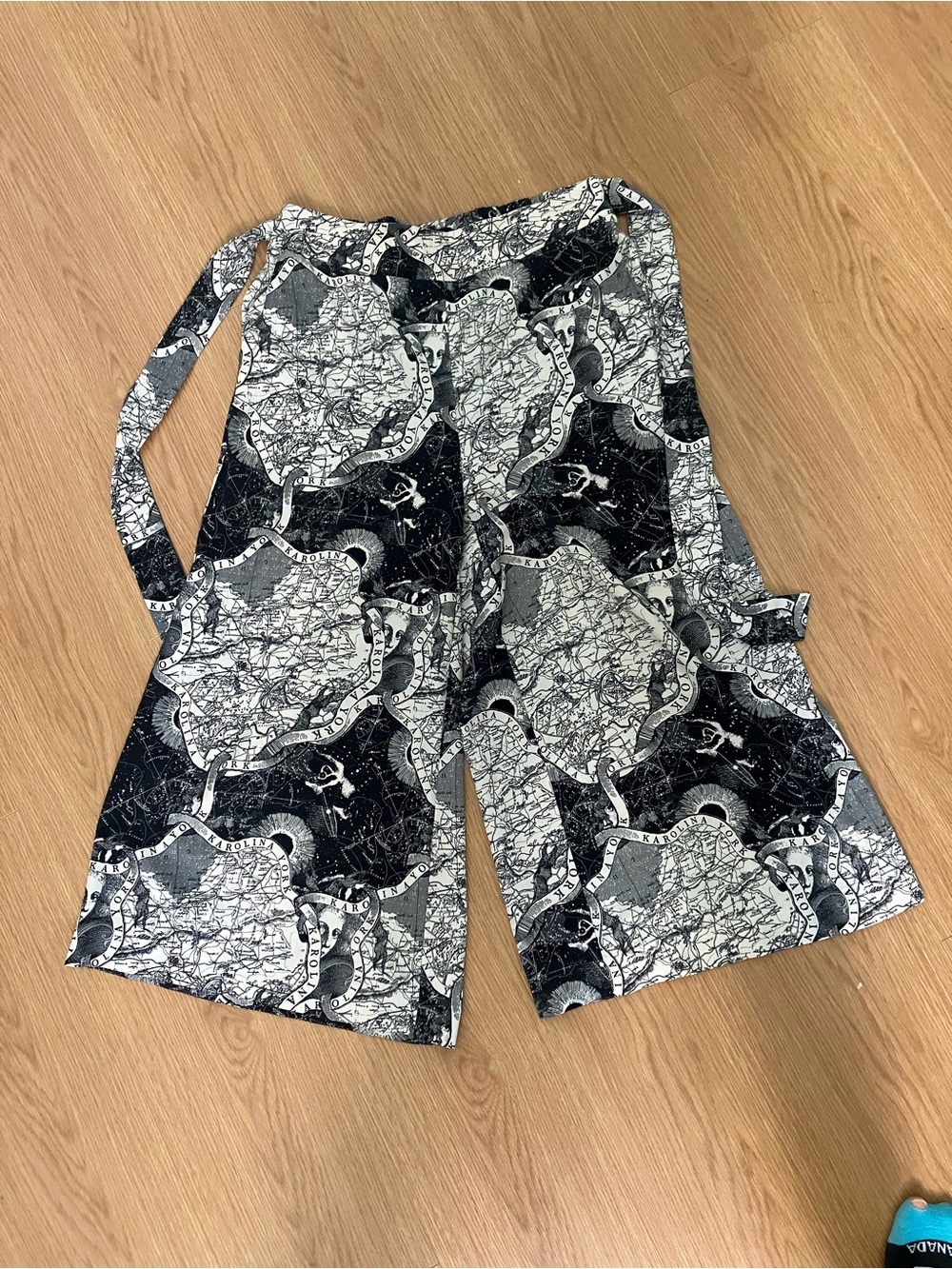ICONE Black and White Graphic Elastic-Waist Pants